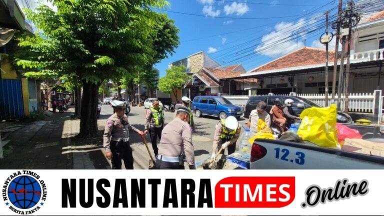 Peduli Keselamatan, Polresta Banyuwangi Laksanakan Tambal Jalan Berlubang
