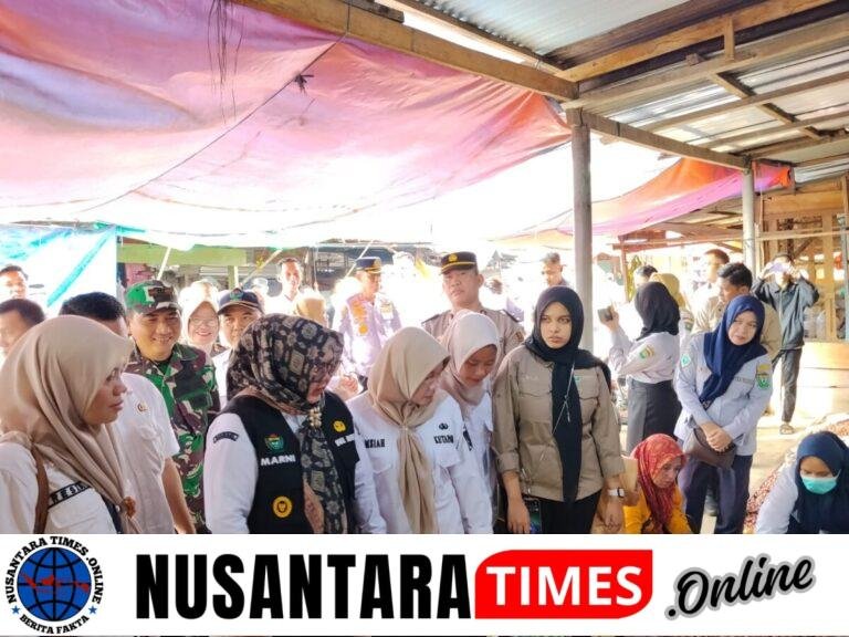 Danramil 404-05/TE Laksanakan Pendampingan Operasi Pasar