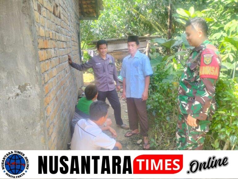 Melalui Komsos, Babinsa Koramil 404-05/TE Warga Tetap Jaga Keamanan dan Kebersihan Lingkungan